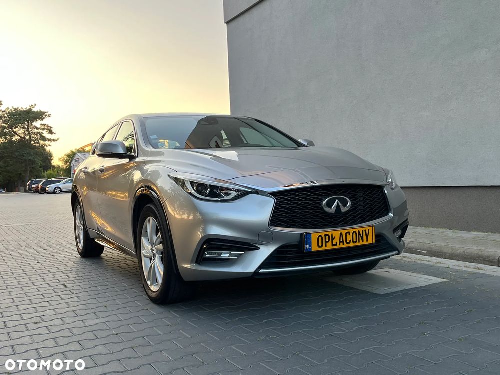Infiniti Q30 - 19