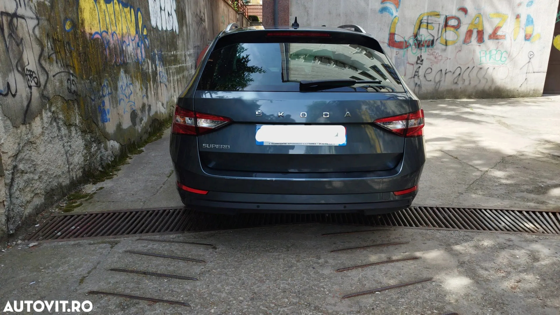 Skoda Superb 2.0 TDI DSG Ambition - 3