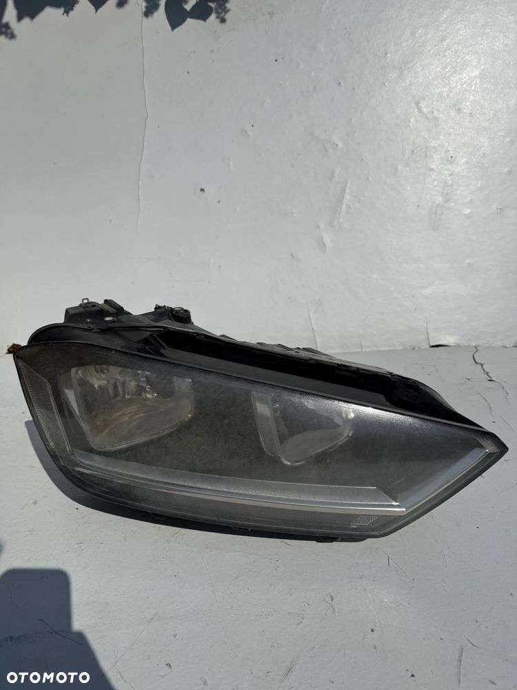 VW GOLF SPORTSVAN PRAWA LAMPA PRZÓD SILNICZEK 517941006B - 1