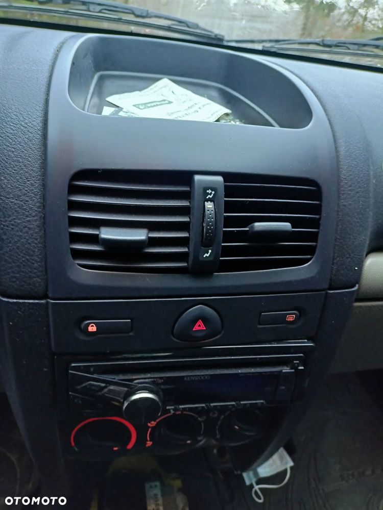 Renault Clio 1.2 16V Authentique - 10