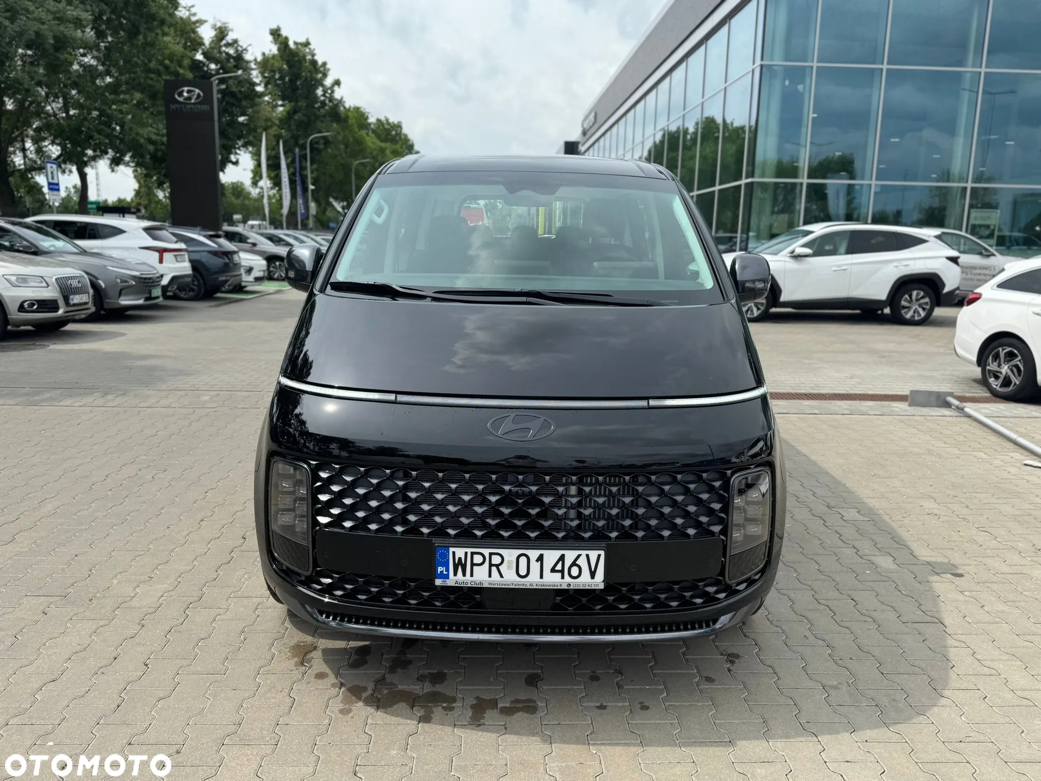 Hyundai Staria 1.6 T-GDI HEV Luxury - 2