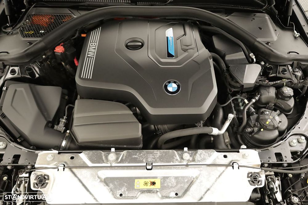 BMW 330 e Edição Desportiva M Auto - 26
