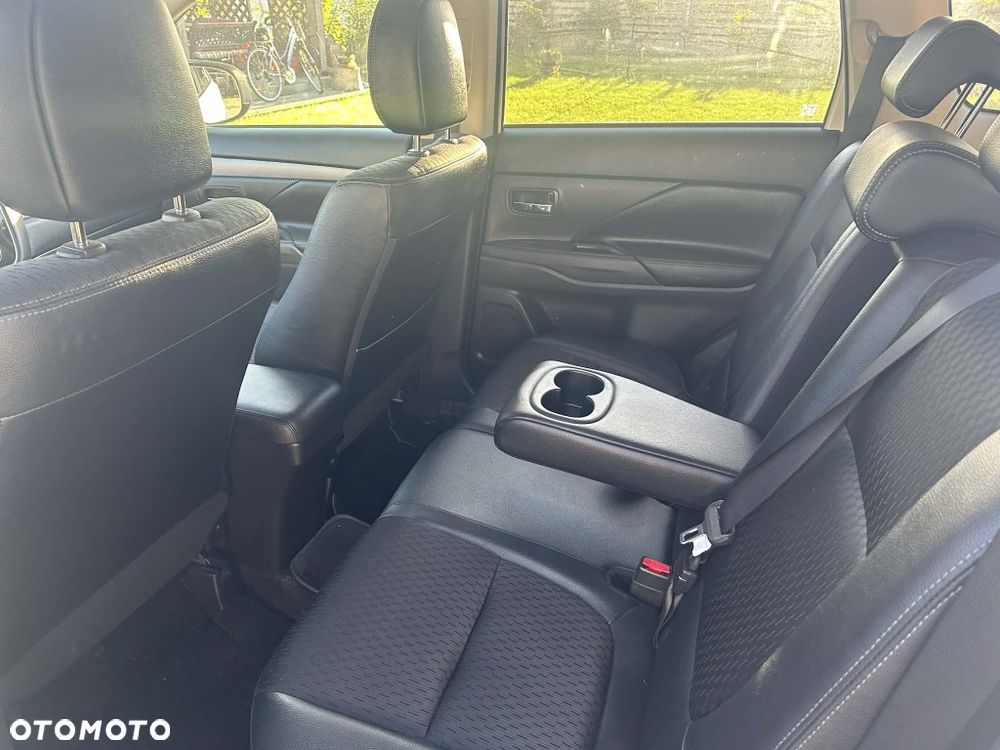 Mitsubishi Outlander - 7