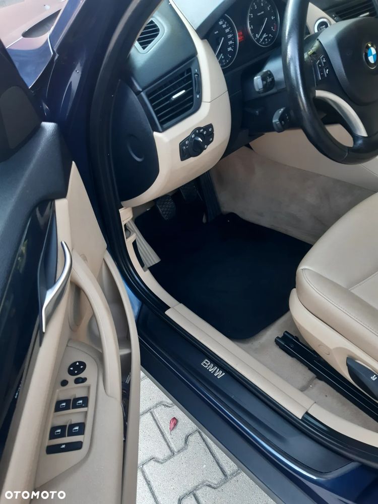 BMW X1 sDrive18i Sport Line - 24