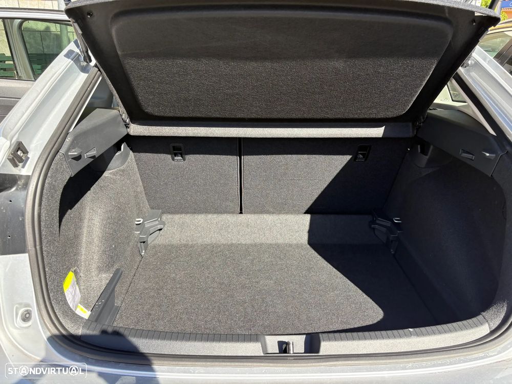 VW Taigo 1.0 TSI Urban DSG - 14