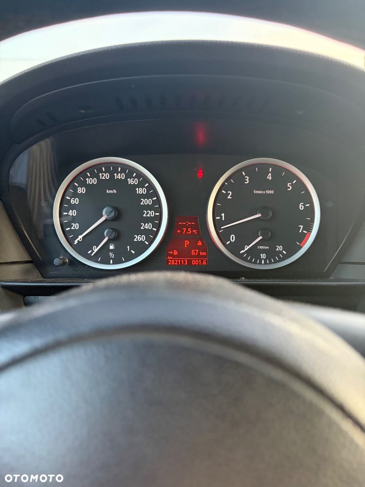 BMW Seria 5 525i - 11