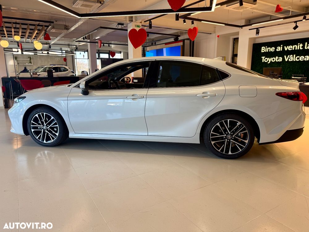 Toyota Camry 2.5 HEV Luxury - 5