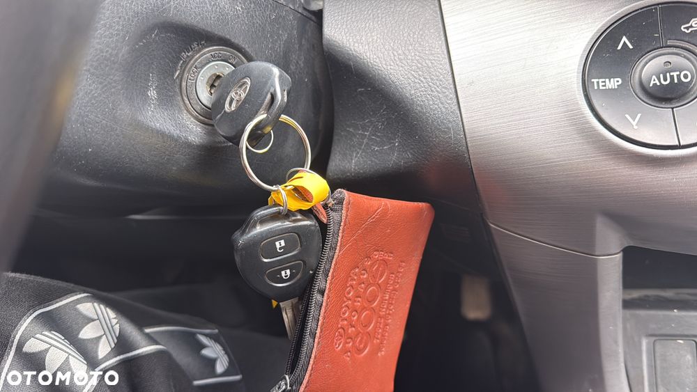 Toyota RAV4 2.2 D-4D 4x4 - 24