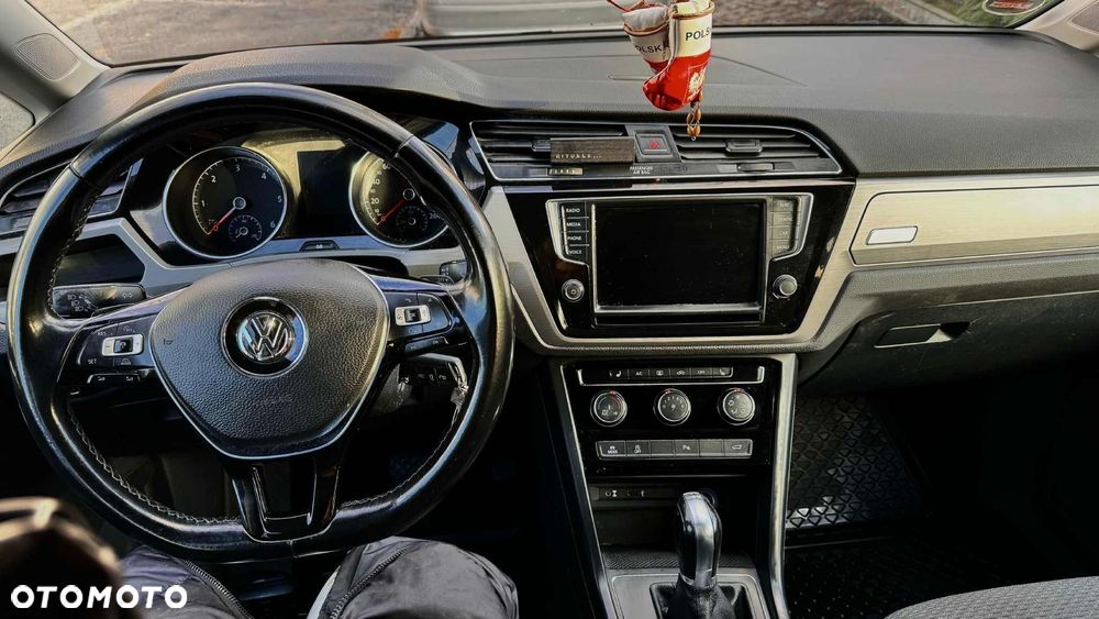 Volkswagen Touran 2.0 TDI BMT Highline DSG - 4