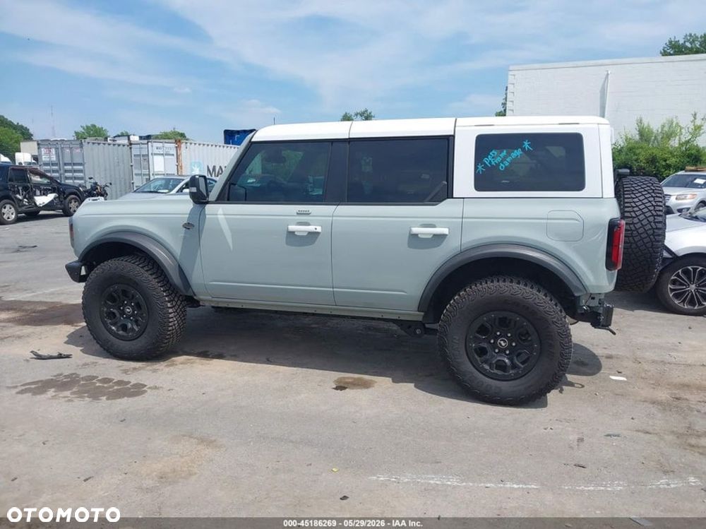 Ford Bronco - 4