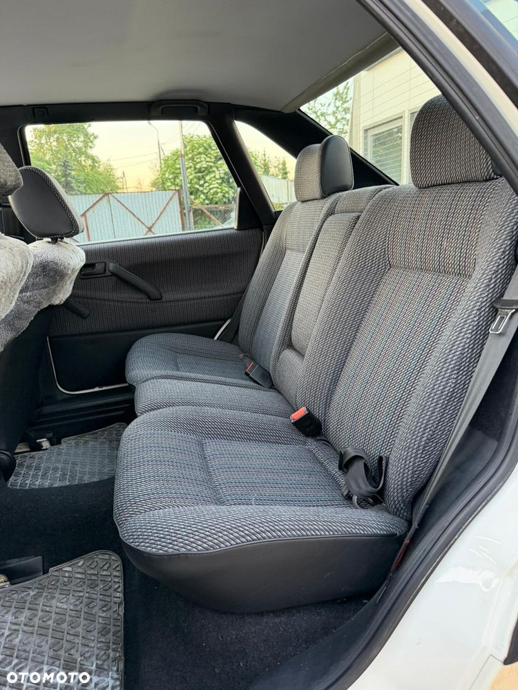 Volkswagen Passat - 13