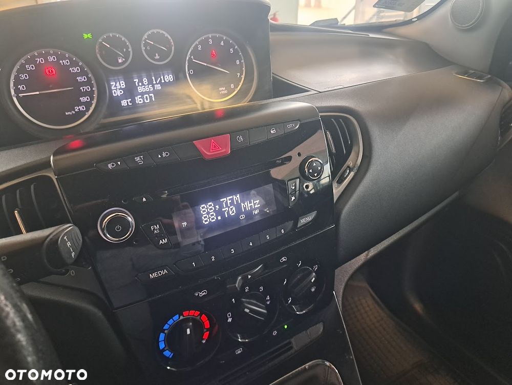 Lancia Ypsilon 1.2 8V Elefantino S&S - 11