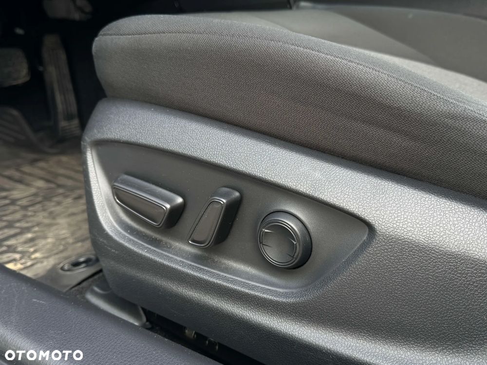 Toyota Camry 2.5 Hybrid Comfort CVT - 19