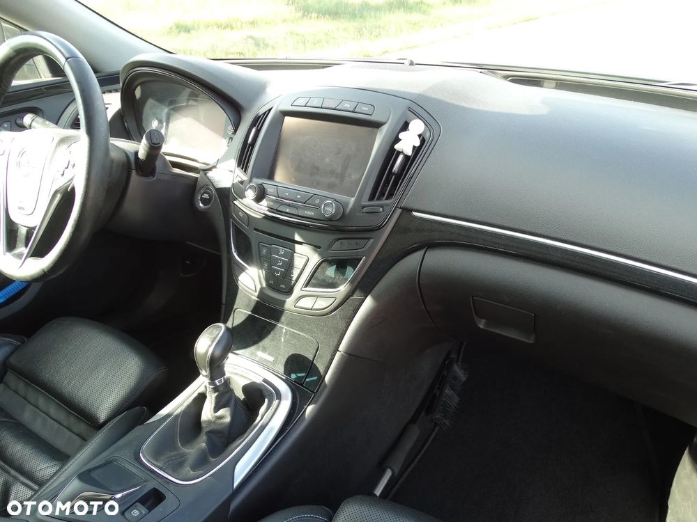 Opel Insignia Country Tourer 2.0 Diesel 4x4 Exclusive - 33