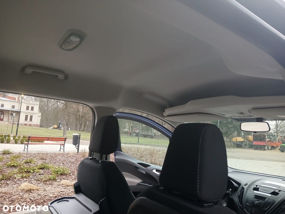 Ford Tourneo Courier - 22