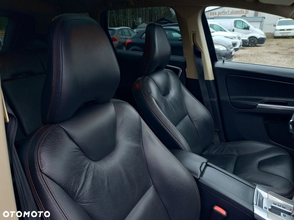 Volvo XC 60 D5 AWD Edition Pro - 19