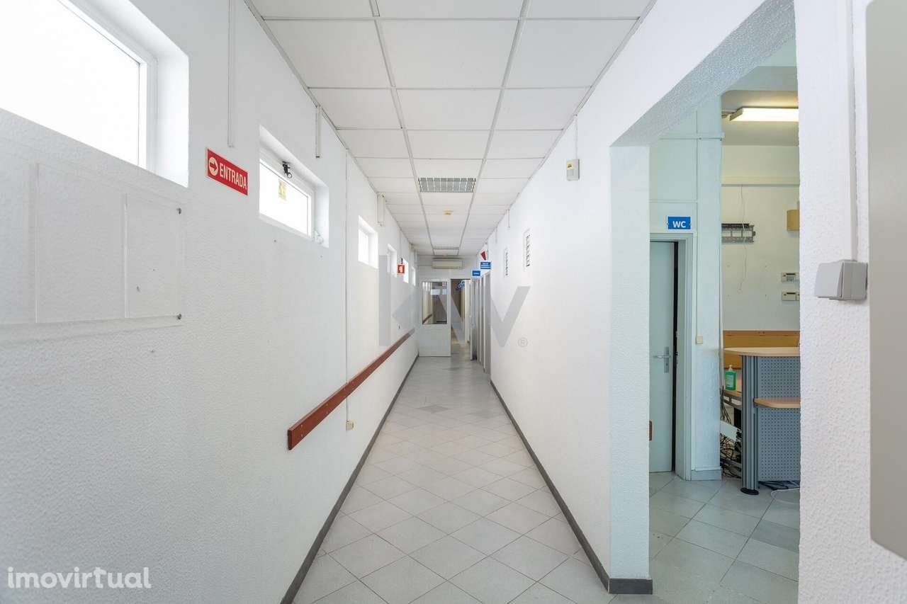 Edifício de serviços área total de 552m2 e estacionamento privativo | - Grande imagem: 5/48