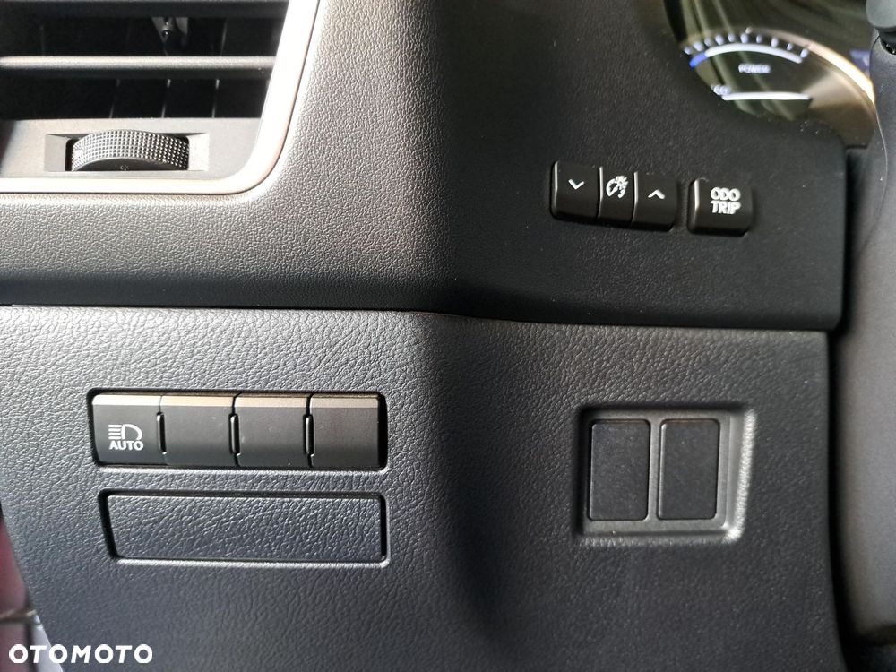 Lexus NX 300h Business Edition AWD - 34