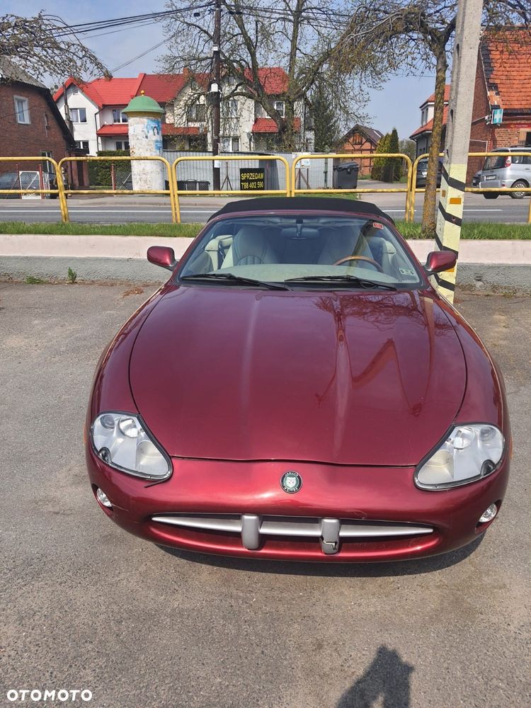 Jaguar XK8 - 13