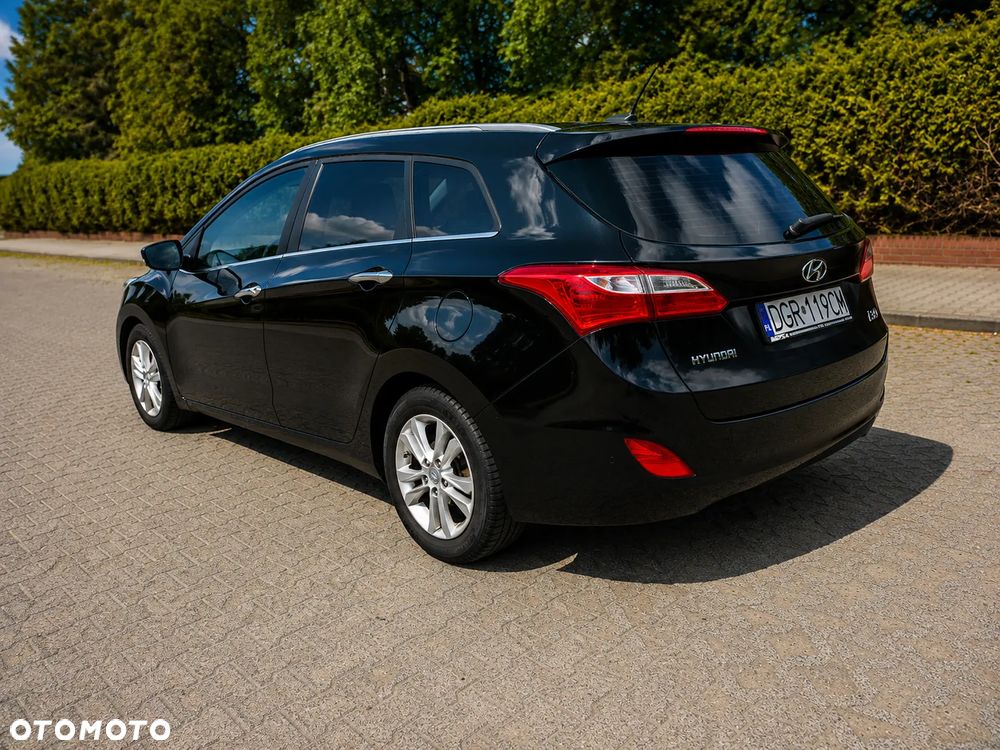 Hyundai i30 blue 1.6 CRDi Style - 3