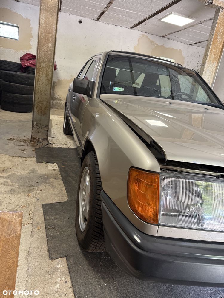 Mercedes-Benz W124 (1984-1993) - 1
