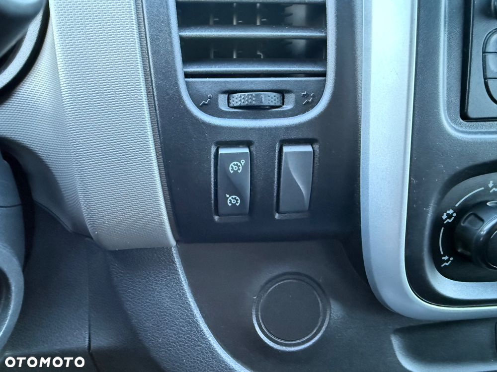 Renault Trafic - 24