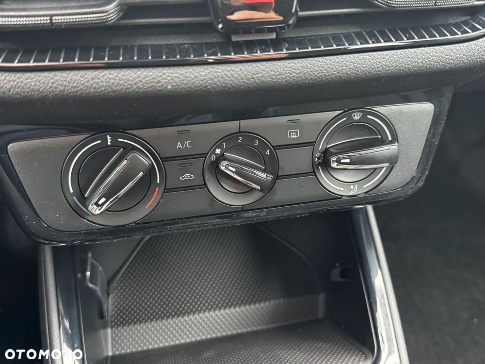 Skoda Fabia 1.0 Essence - 14