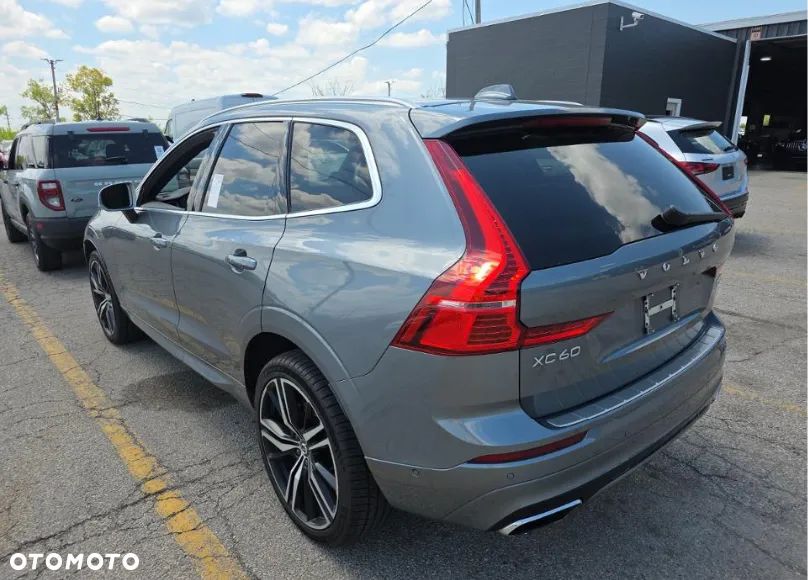 Volvo XC 60 T5 AWD R-Design - 5