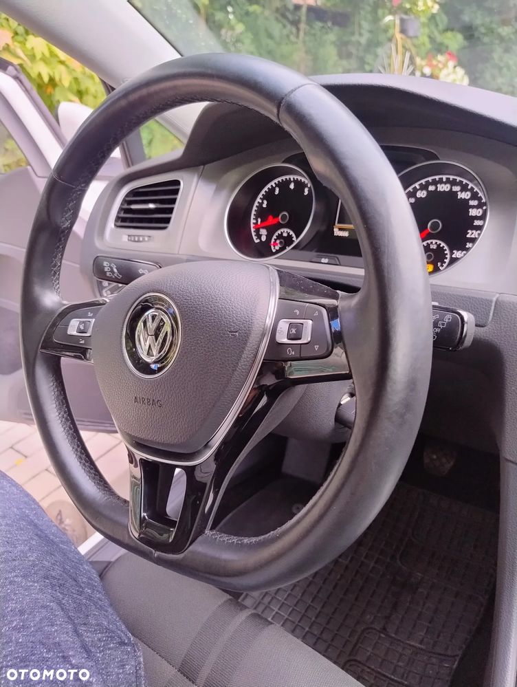 Volkswagen Golf - 10