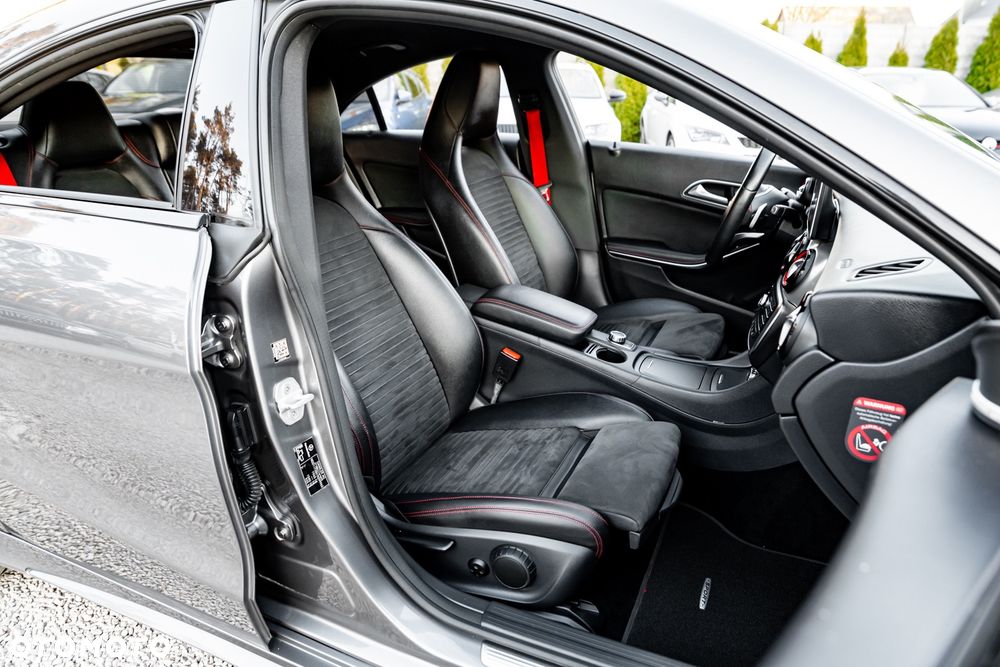 Mercedes-Benz CLA 250 7G-DCT AMG Line - 25