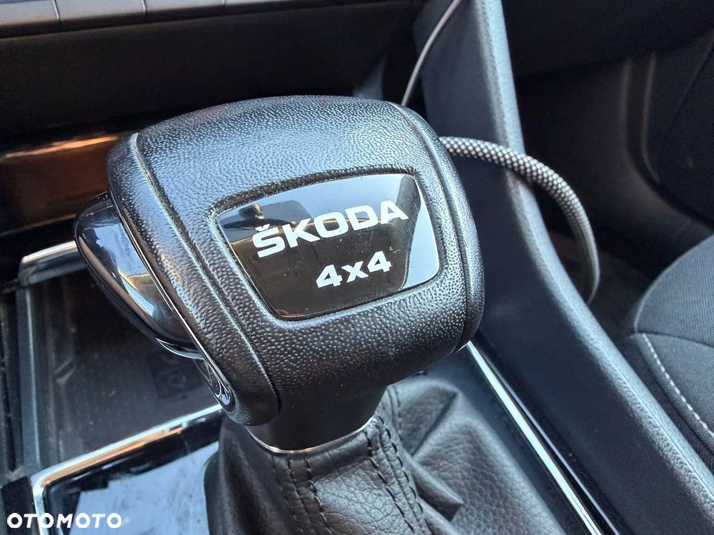 Skoda Karoq 2.0 TDI SCR 4x4 Style DSG - 18