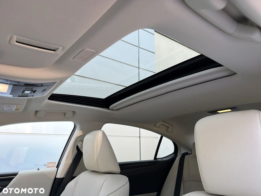 Lexus ES 300h Prestige - 16