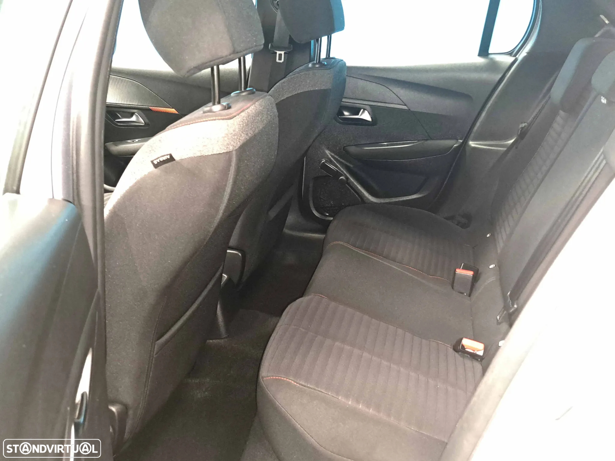 Peugeot 208 1.2 PureTech Active - 18