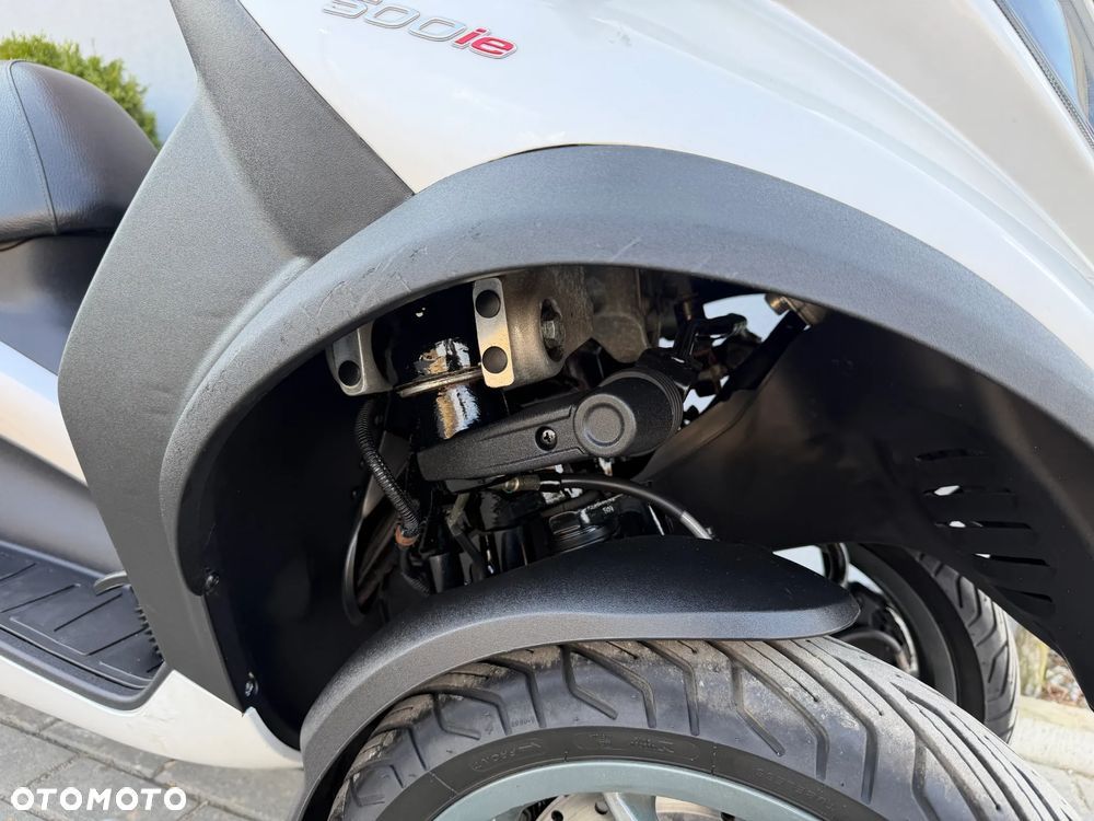Piaggio MP-3 - 13