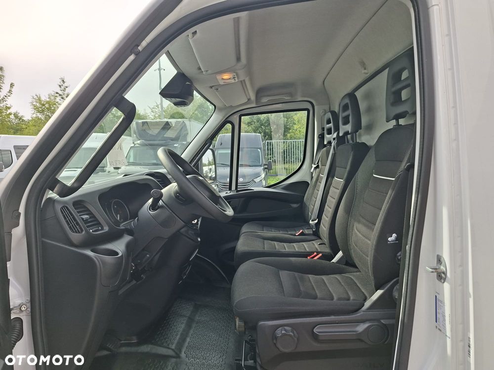 Iveco 72C18A8 Kontener Winda 15EP dmc 7200 70C18 Automat Firanka Plandeka Kabina Sypialna - 12