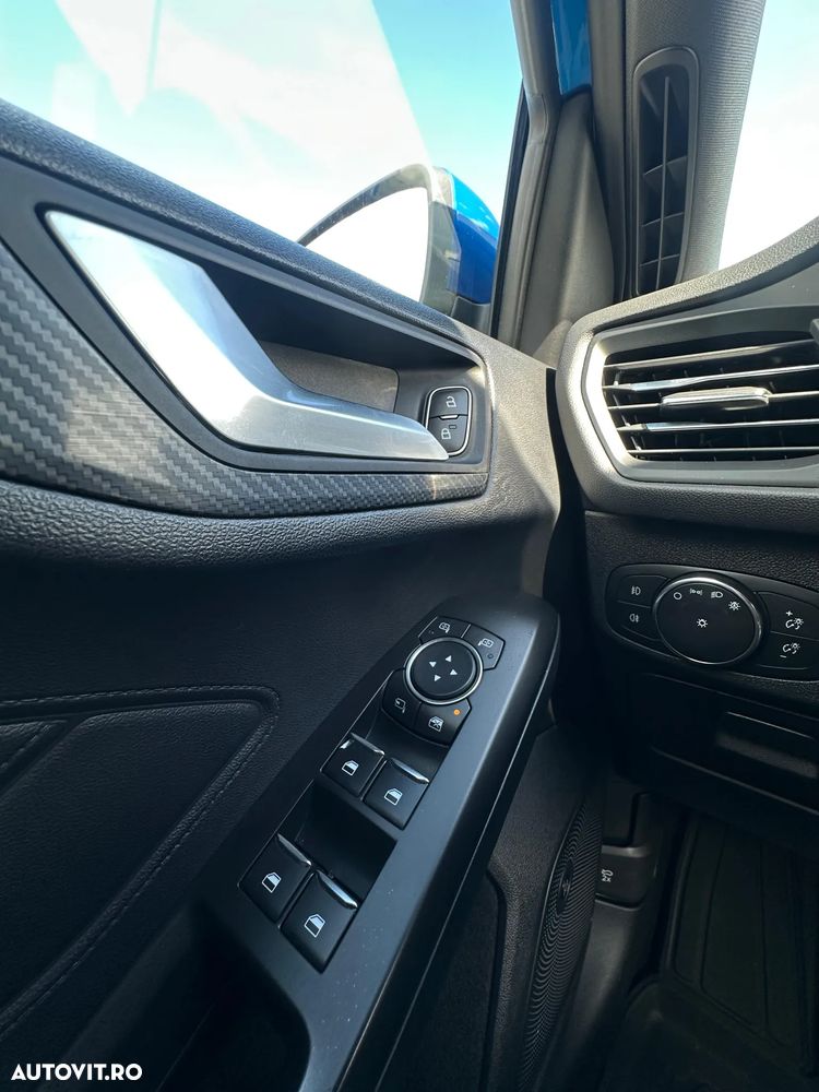 Ford Focus 1.5 EcoBoost ST-Line - 32