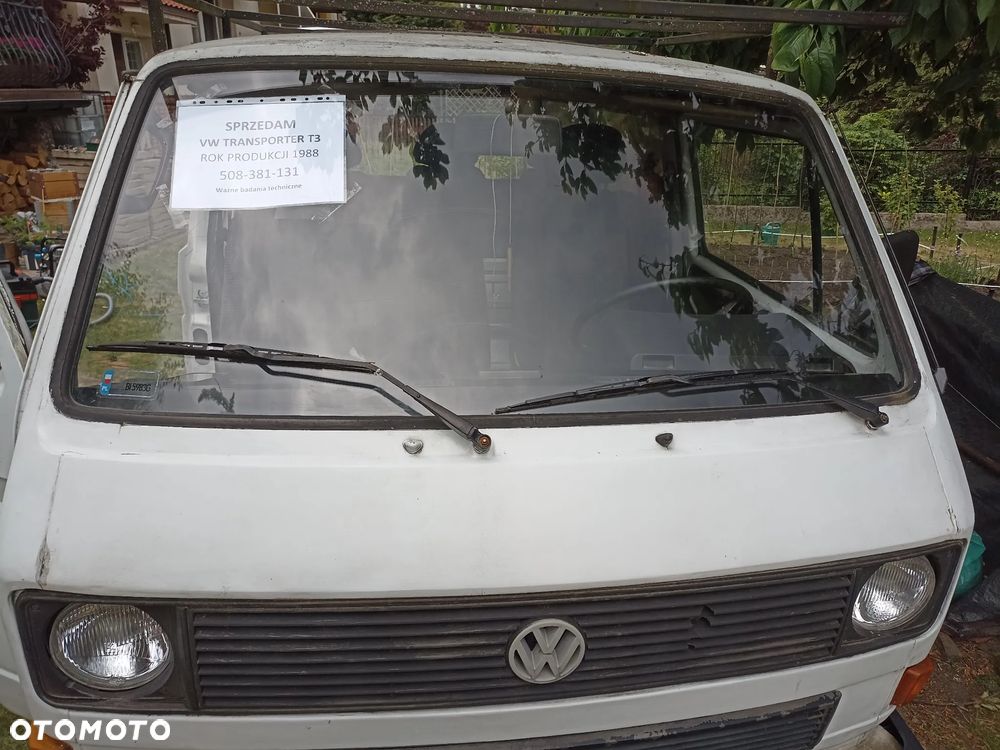 Volkswagen Transporter - 1