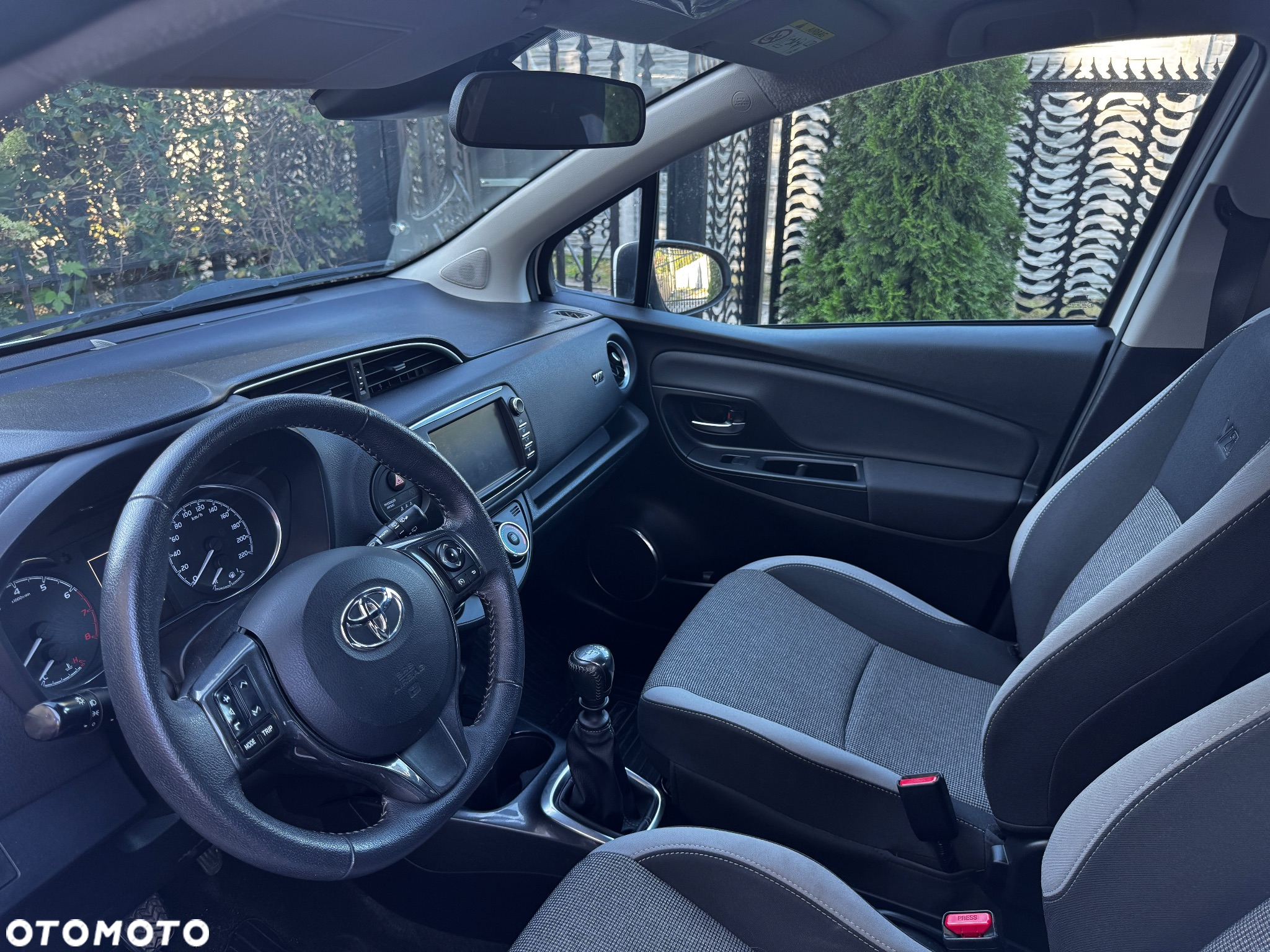 Toyota Yaris 1.5 20th Anniversary - 17
