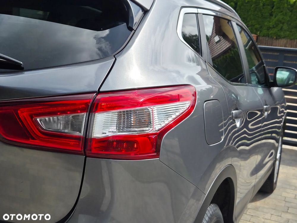 Nissan Qashqai 1.2 DIG-T Xtronic ACENTA - 23