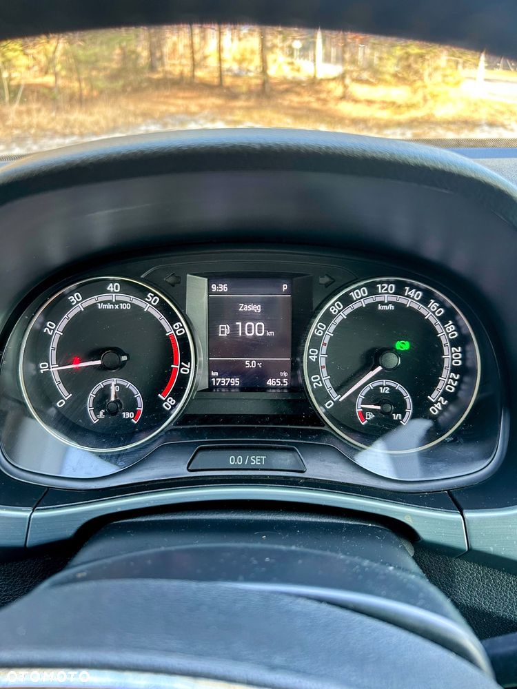 Skoda Fabia 1.0 TSI Ambition DSG - 5
