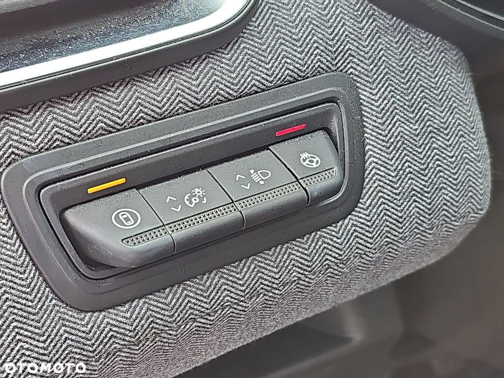 Renault Clio 1.0 TCe Techno - 22