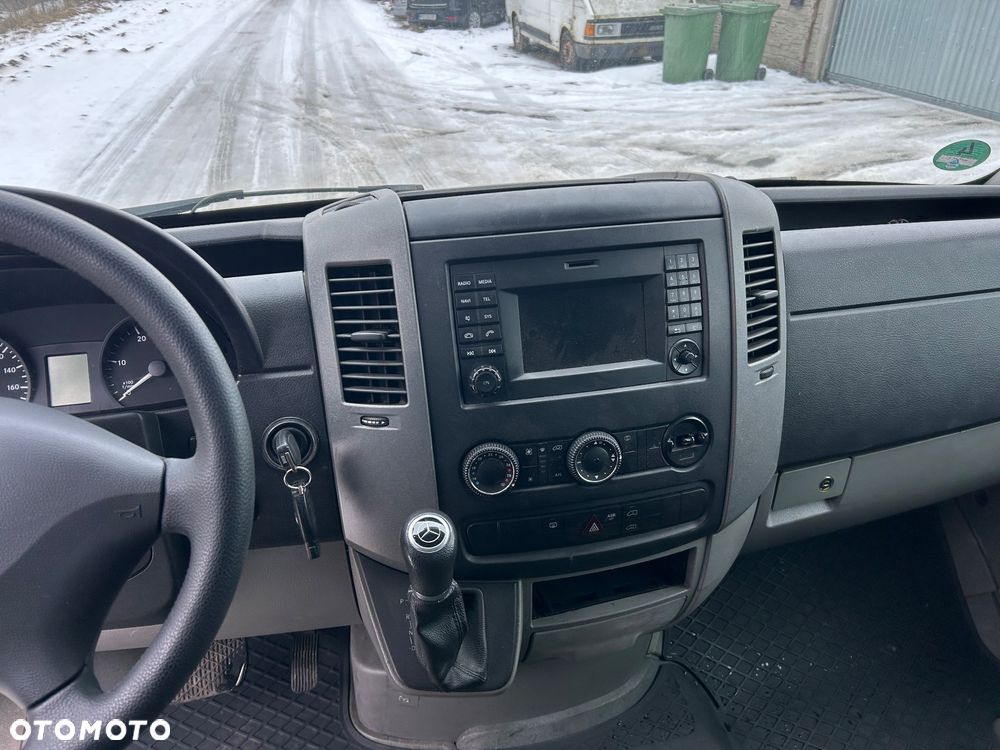 Mercedes-Benz Sprinter - 15