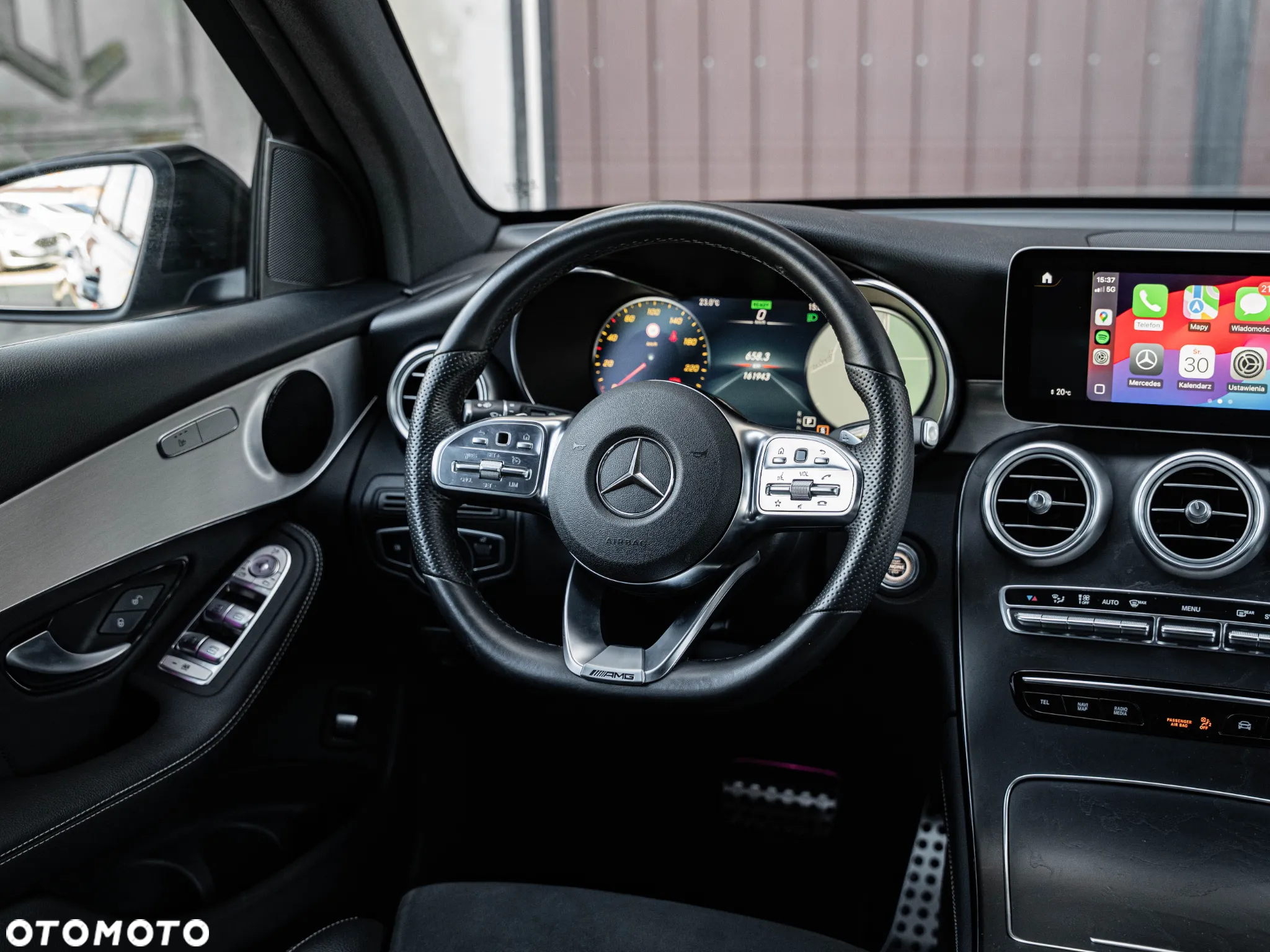 Mercedes-Benz GLC 200 4Matic 9G-TRONIC AMG Line Plus - 32