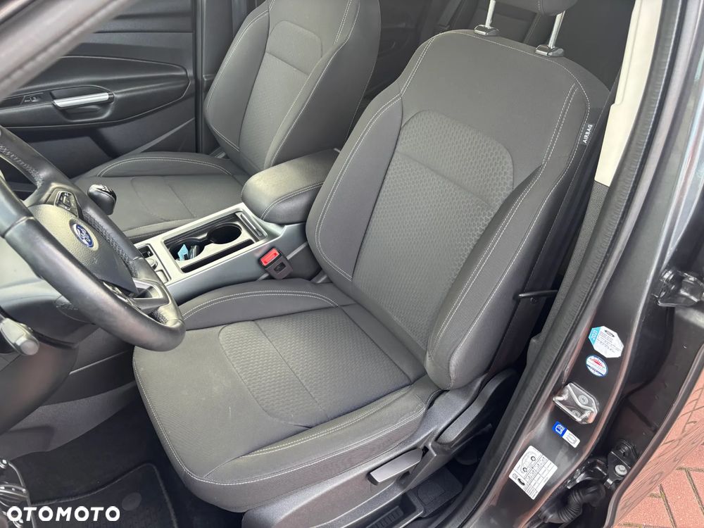 Ford Kuga - 12