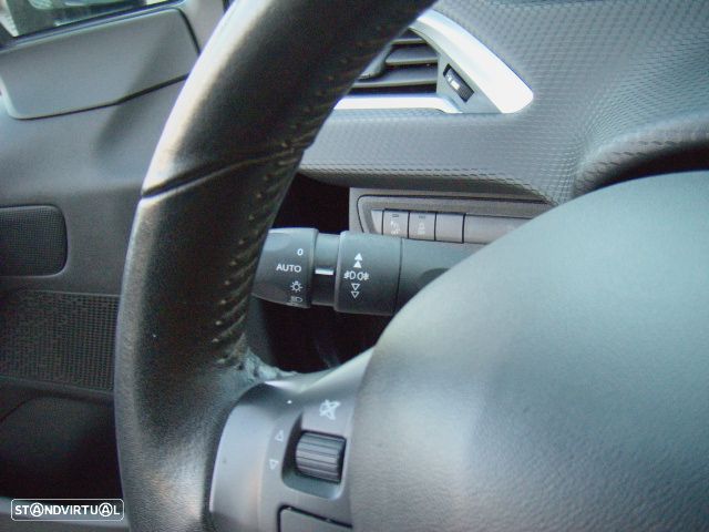 Peugeot 2008 1.2 PureTech Allure - 16