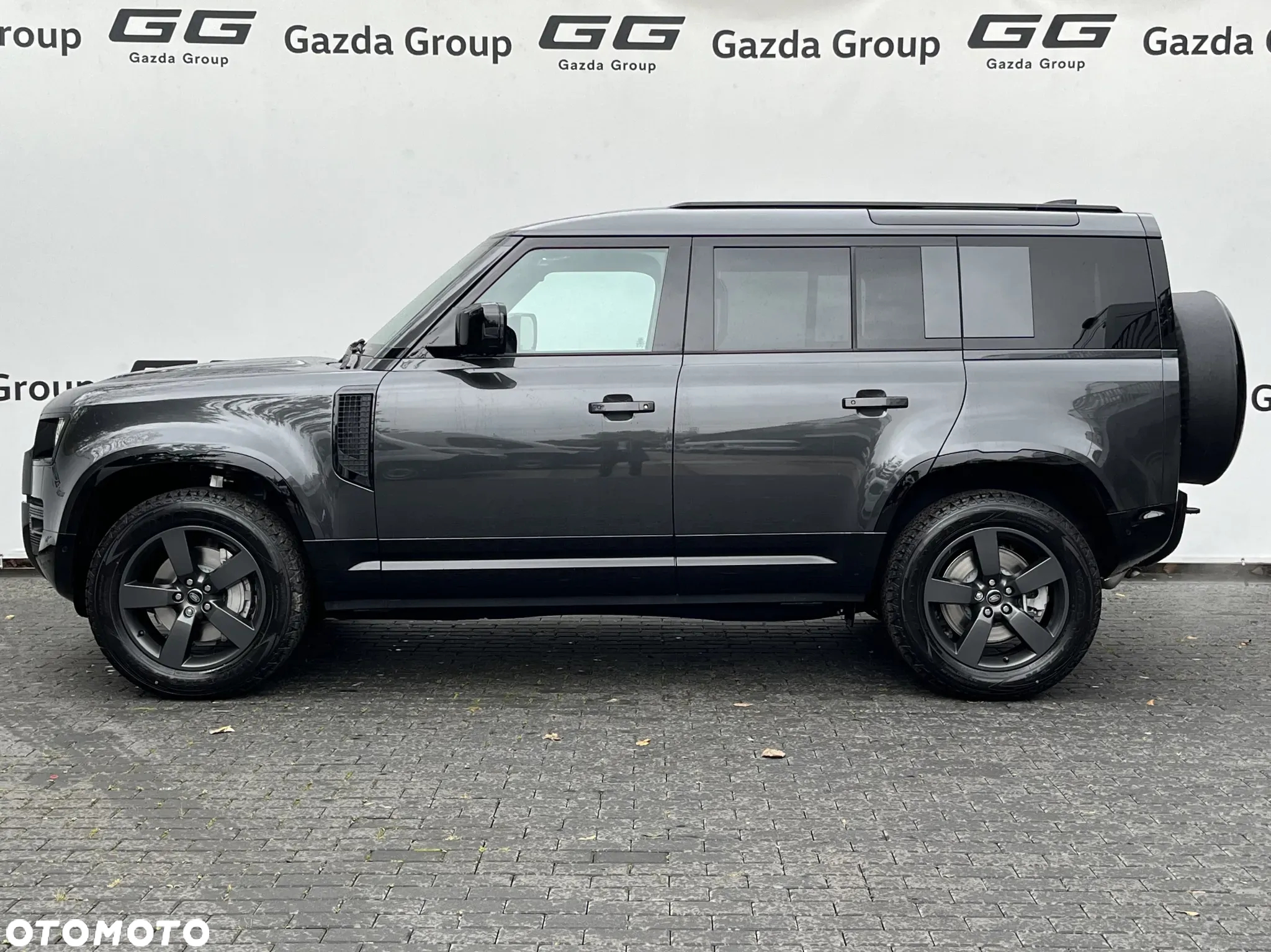 Land Rover Defender 110 D300 X-Dynamic HSE - 10
