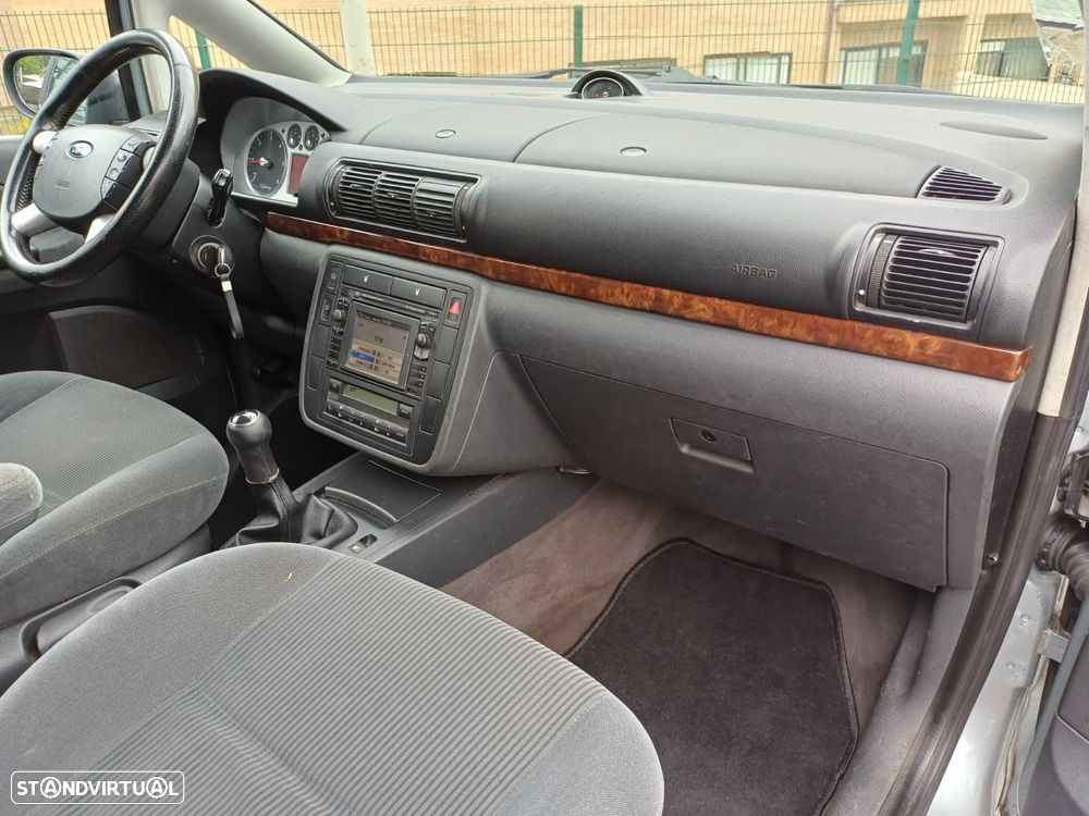 Ford Galaxy TDI Ghia - 28