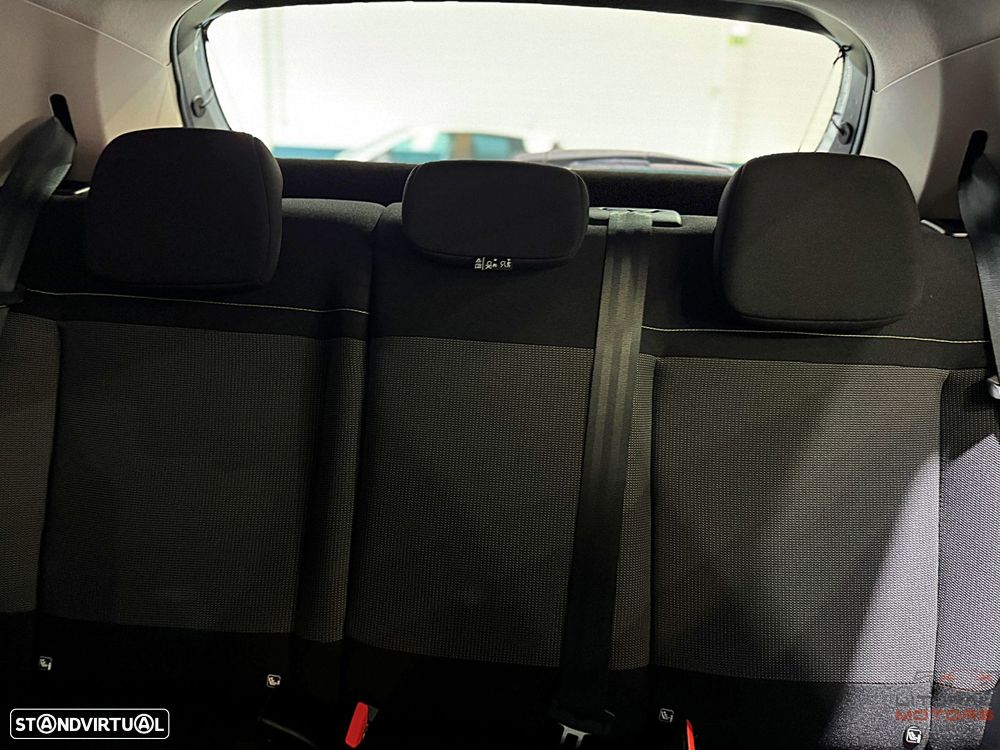 Citroën C3 1.2 PureTech Shine EAT6 - 35