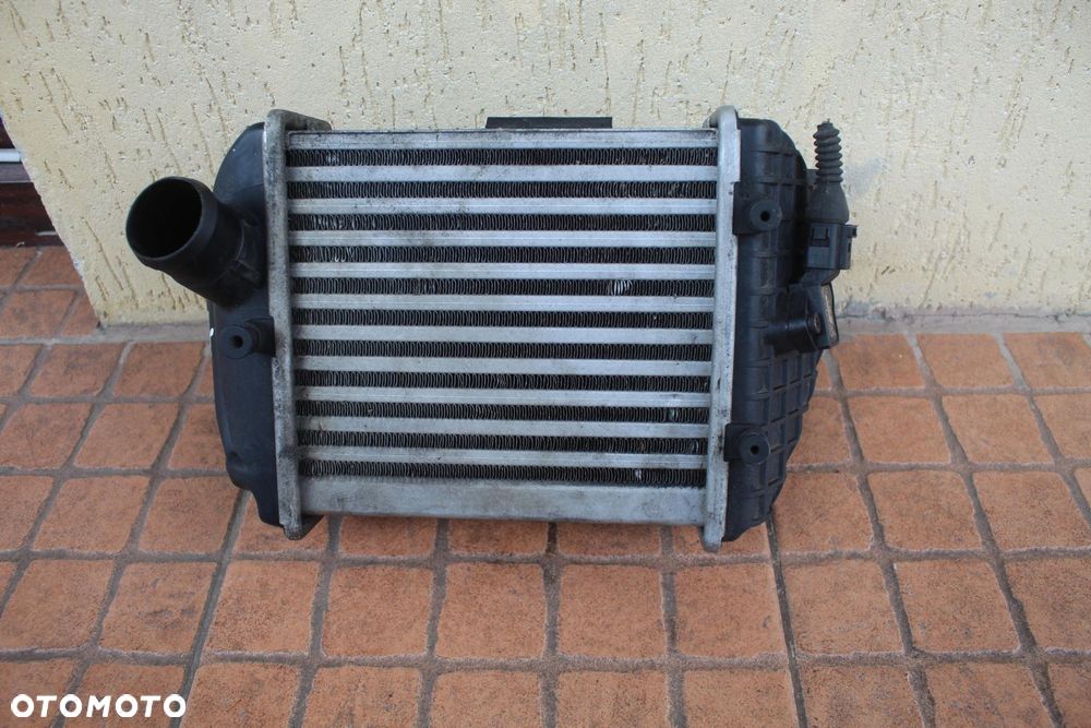 INTERCOOLER LEWY AUDI A4 B6 2.5 TDI 8E0145805P - 1