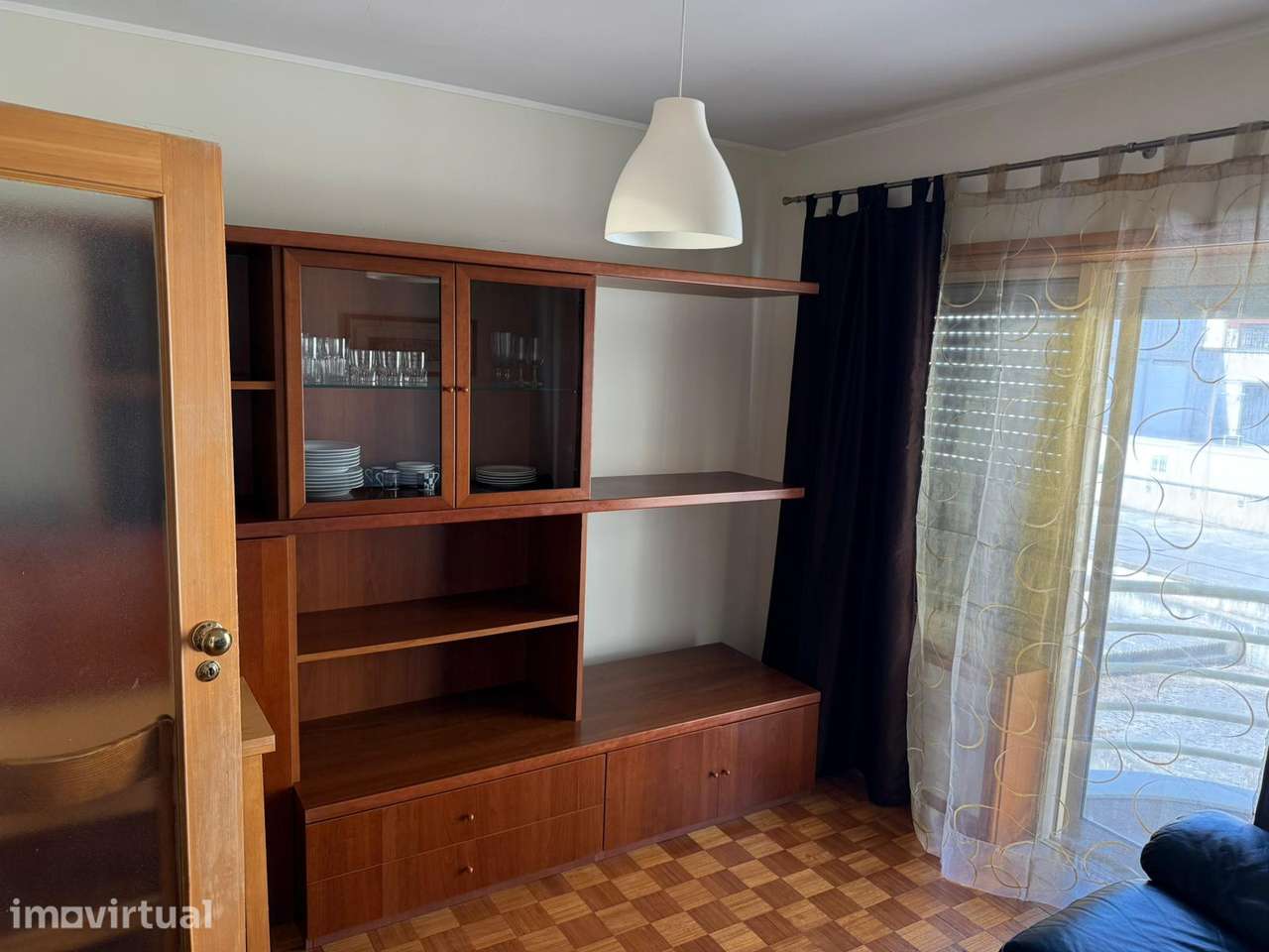 Apartamento T1 na Rua de Camões, muito próximo ao metro da Trindade - Grande imagem: 5/11